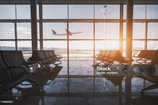 Transport Assistance de Volvic jusqu'à l'aéroport de Lyon  , Châtel-Guyon, CENDREA